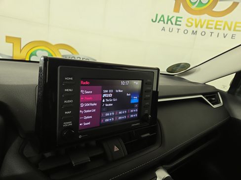 Used 2022 Toyota RAV4 LE AWD/4WD image 18
