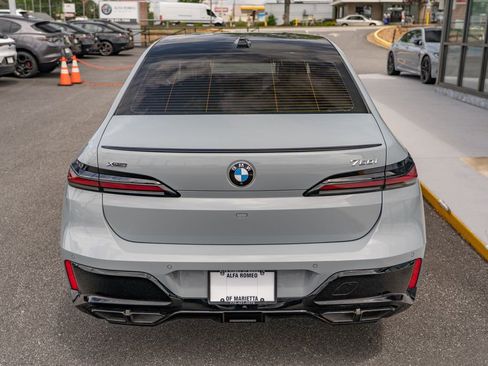 Used 2025 BMW 760i xDrive w/ Executive Package AWD/4WD image 4