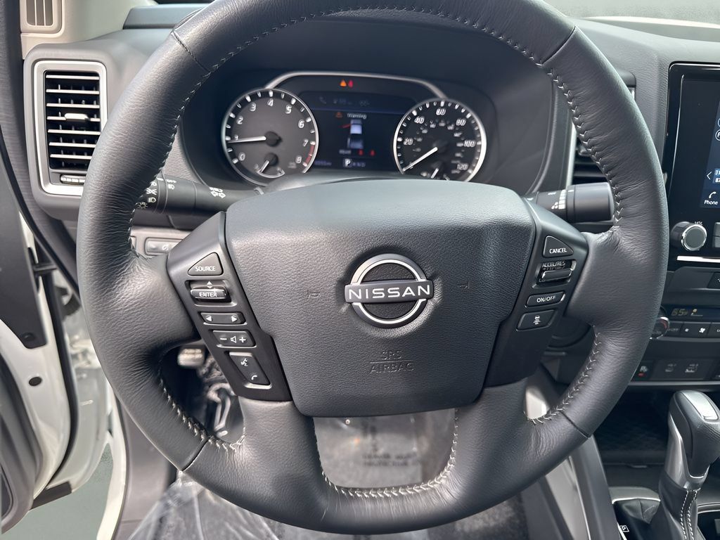 Used 2024 Nissan Frontier SV w/ SV Convenience Package RWD image 12