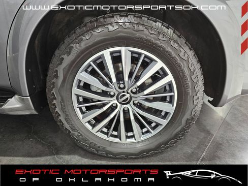 Used 2022 Nissan Armada SL w/ Captain's Chairs Package AWD/4WD image 41