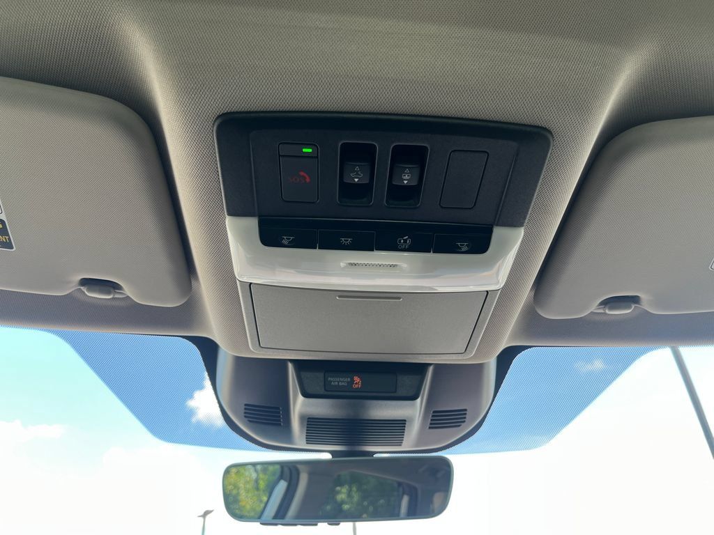Used 2023 Nissan Rogue Platinum w/ Platinum Premium Package FWD image 46
