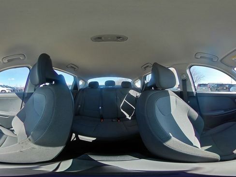 Used 2025 Kia K4 LXS image 42