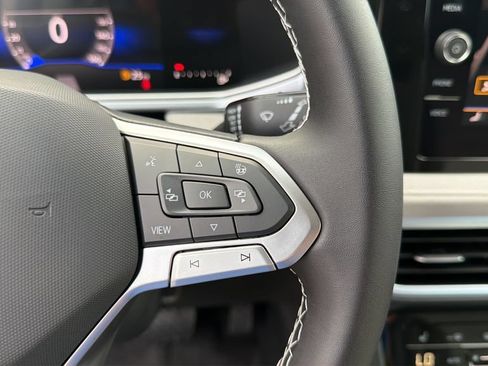 New 2026 Volkswagen Taos SE FWD image 22