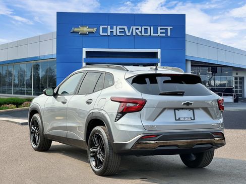 Certified 2024 Chevrolet Trax ACTIV w/ Sunroof Package FWD image 3