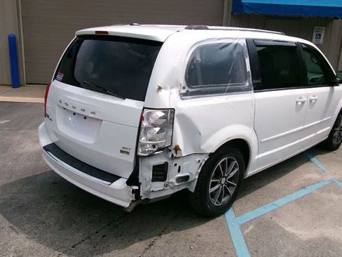Used 2017 Dodge Grand Caravan SXT FWD image 1