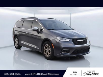 Used 2023 Chrysler Pacifica Limited