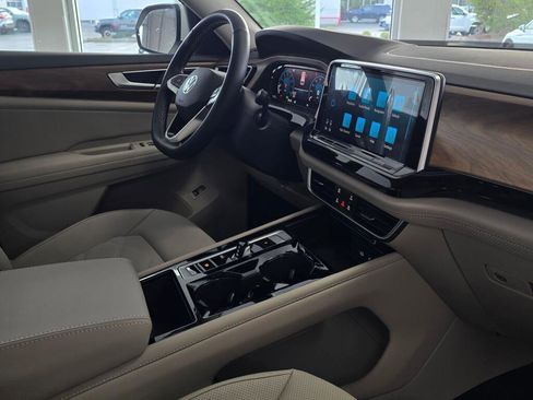 New 2024 Volkswagen Atlas SE AWD/4WD image 27