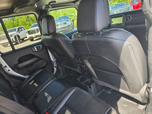 Used 2020 Jeep Gladiator Overland AWD/4WD image 28