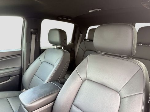 Used 2024 GMC Canyon Elevation w/ Elevation Premium Package RWD image 12