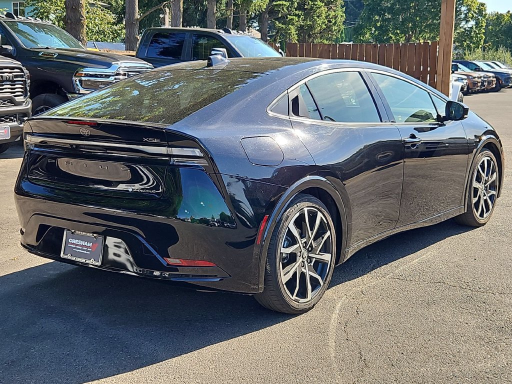 Used 2024 Toyota Prius Prime FWD image 7