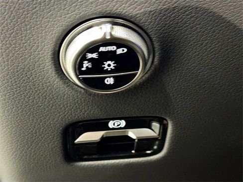 Certified 2025 Mercedes-Benz GLC 300 4MATIC image 10