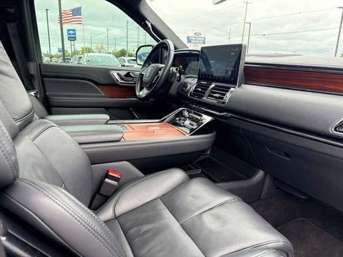 Used 2024 Lincoln Navigator Reserve AWD/4WD image 10