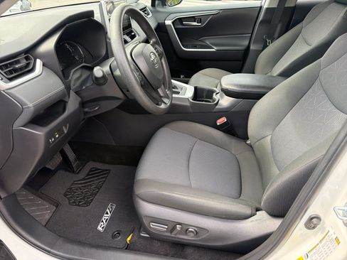 Certified 2025 Toyota RAV4 XLE FWD image 18