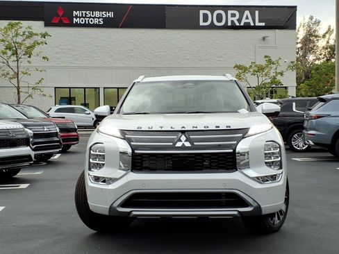 New 2026 Mitsubishi Outlander SEL FWD image 2