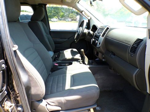 Used 2015 Nissan Frontier S w/ S Preferred Package RWD image 17