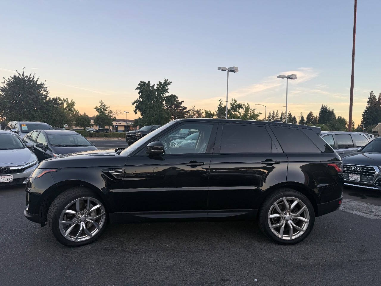 Used 2019 Land Rover Range Rover Sport SE AWD/4WD image 5
