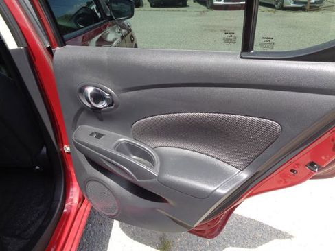 Used 2018 Nissan Versa SV FWD image 18
