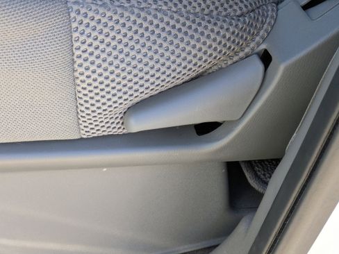 Used 2021 Nissan Frontier SV w/ Midnight Edition Floor Mats image 19