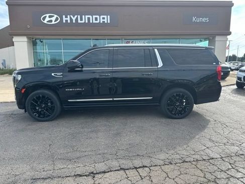 Used 2023 GMC Yukon XL Denali AWD/4WD image 4