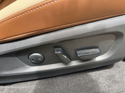 New 2026 Nissan Pathfinder Platinum FWD image 22