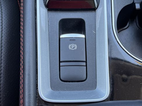 Used 2025 Nissan Altima 2.5 SR image 9