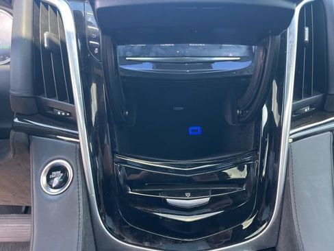 Used 2020 Cadillac Escalade Platinum AWD/4WD image 23