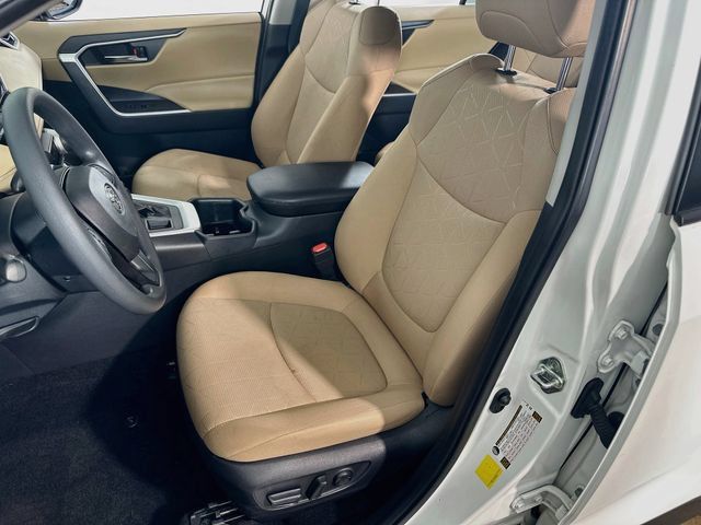 Used 2023 Toyota RAV4 XLE AWD/4WD image 20