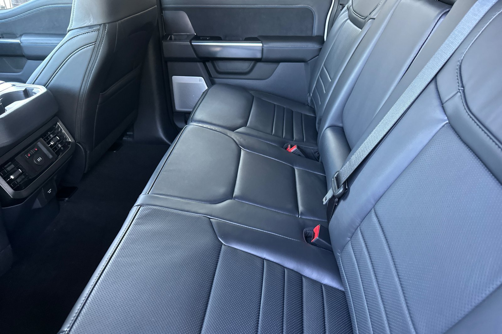 New 2027 Ford F250 Platinum w/ Tremor Off-Road Package AWD/4WD image 12