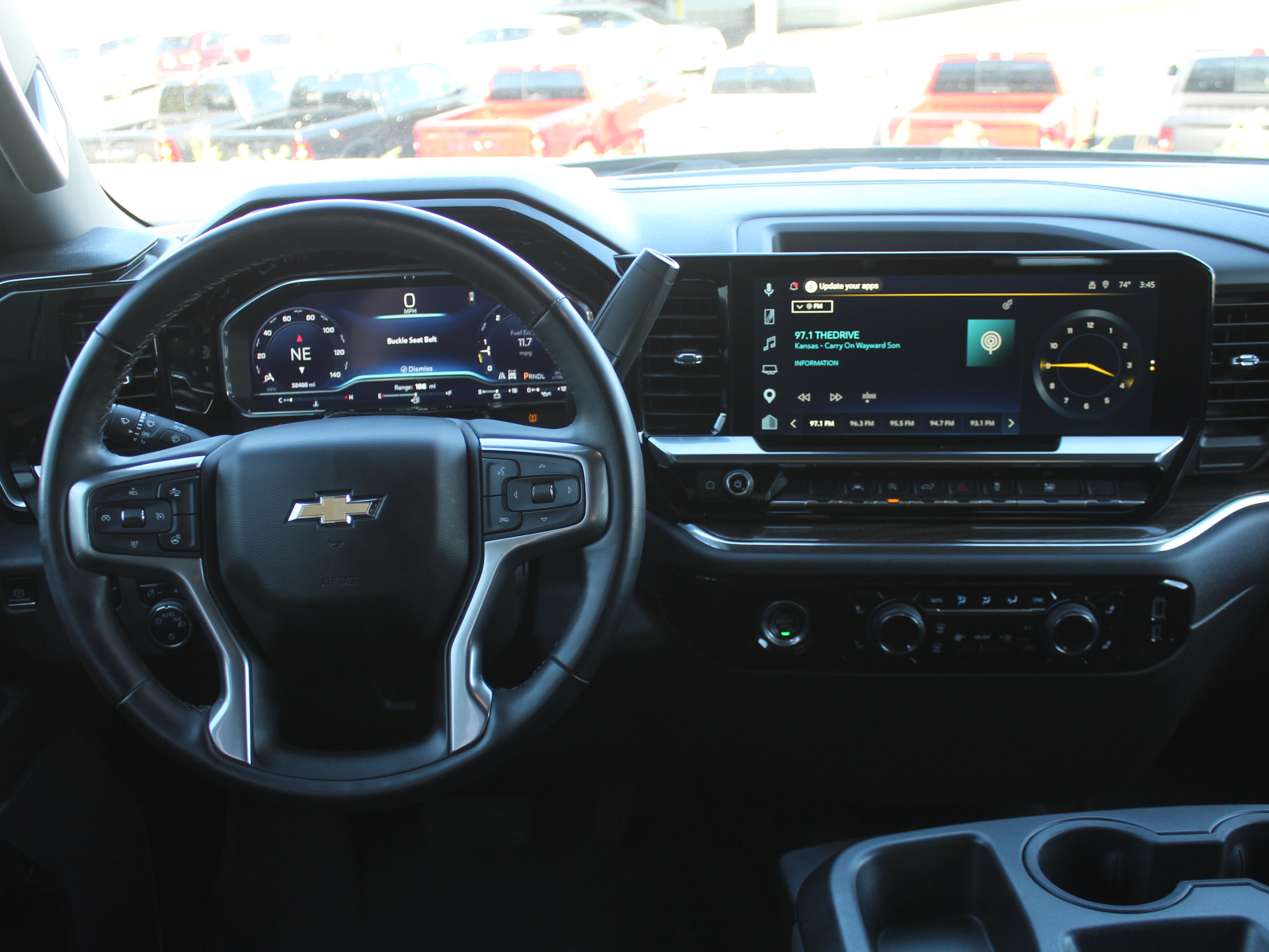 Used 2023 Chevrolet Silverado 1500 LT AWD/4WD image 15