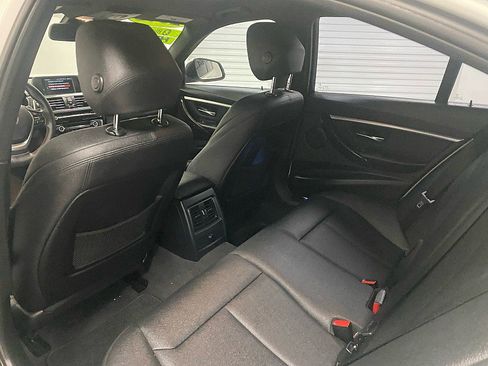 Used 2018 BMW 330e image 12