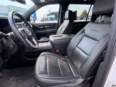 Used 2023 GMC Yukon XL Denali AWD/4WD image 8