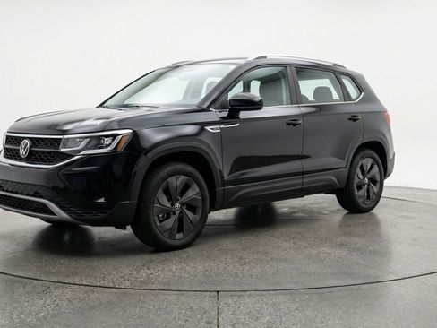 Used 2025 Volkswagen Taos S image 3