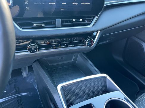 Used 2025 Chevrolet Equinox LT image 35