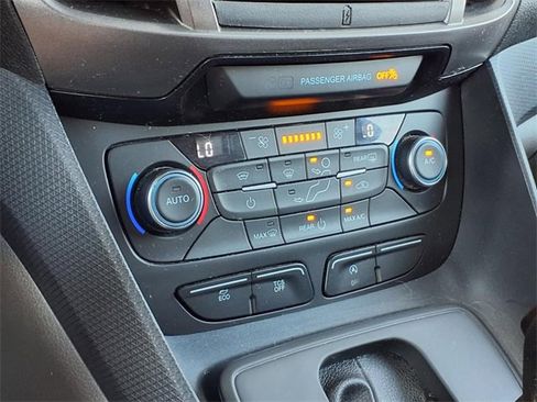 Used 2022 Ford Transit Connect XLT image 16