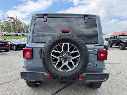 Used 2024 Jeep Wrangler Unlimited Sahara w/ Safety Group AWD/4WD image 5