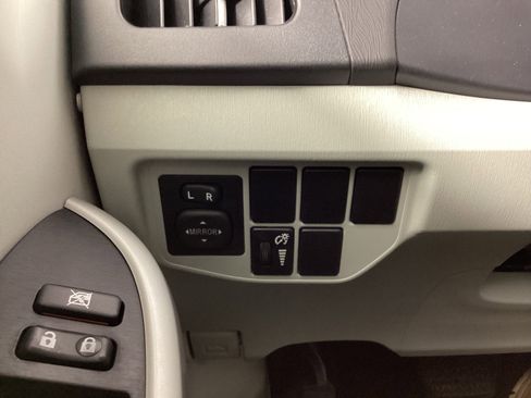 Used 2013 Toyota Prius Four image 22