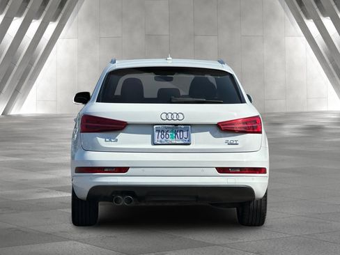 Used 2018 Audi Q3 2.0T Premium w/ Convenience Package AWD/4WD image 5