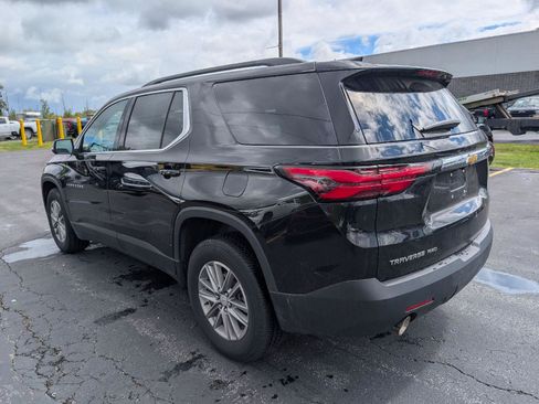 Used 2023 Chevrolet Traverse LT w/ Rear Camera Mirror Package AWD/4WD image 5