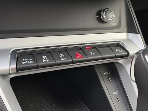 Used 2025 Audi Q3 2.0T Premium image 20