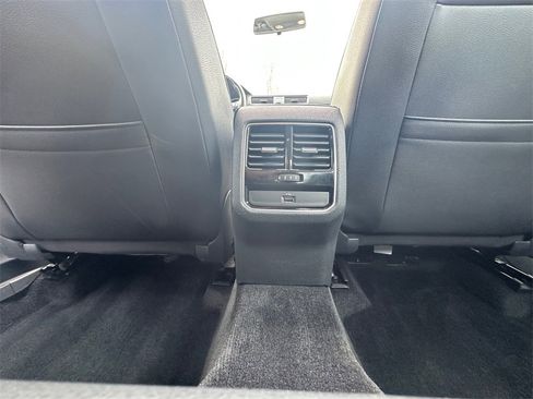 Used 2018 Volkswagen Passat 2.0T SE image 29