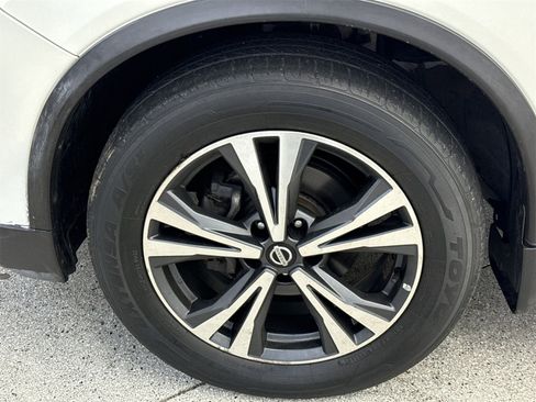 Used 2017 Nissan Rogue SL w/ SL Premium Package image 48