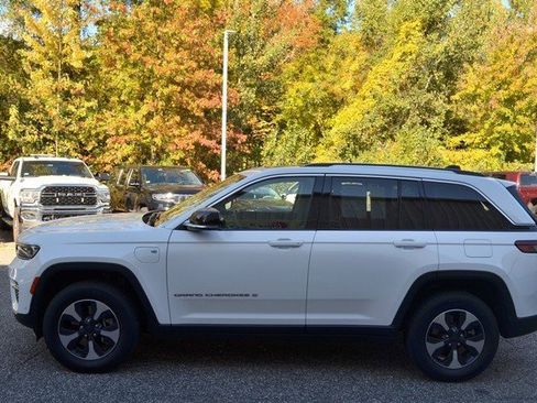 Used 2023 Jeep Grand Cherokee 4WD 4xe w/ Luxury Tech Group II image 5