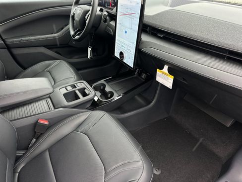 New 2025 Ford Mustang Mach-E Premium image 17