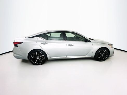 Used 2024 Nissan Altima 2.5 SR FWD image 10