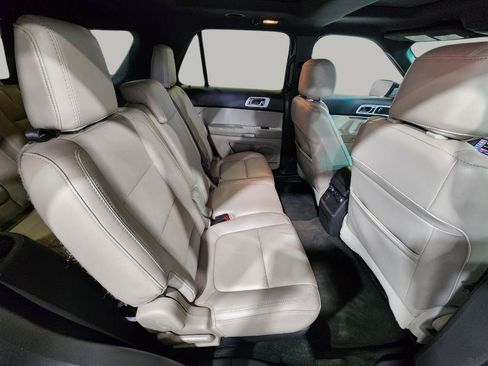 Used 2014 Ford Explorer XLT w/ Equipment Group 202A AWD/4WD image 21