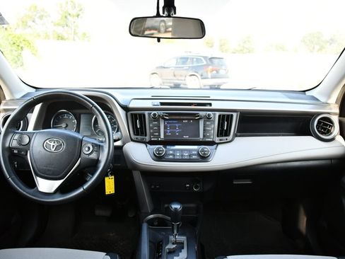Used 2016 Toyota RAV4 XLE AWD/4WD image 18
