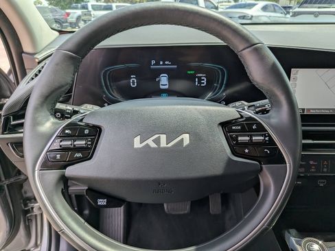 Certified 2024 Kia Niro FWD image 30
