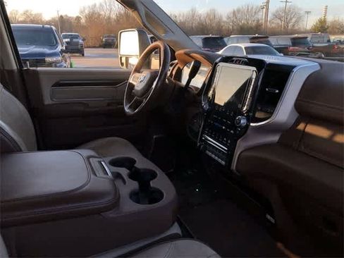 Used 2023 RAM 3500 Laramie image 31