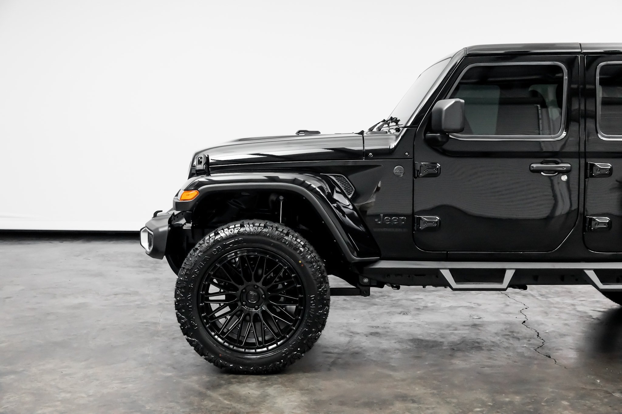 Used 2026 Jeep Wrangler Unlimited Sahara AWD/4WD image 10