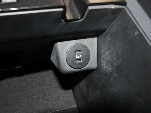 Used 2025 Ford Explorer ST AWD/4WD image 24